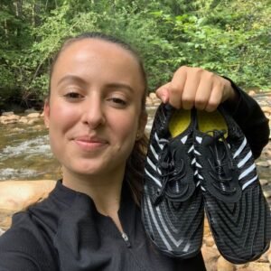 grounded footwear woman